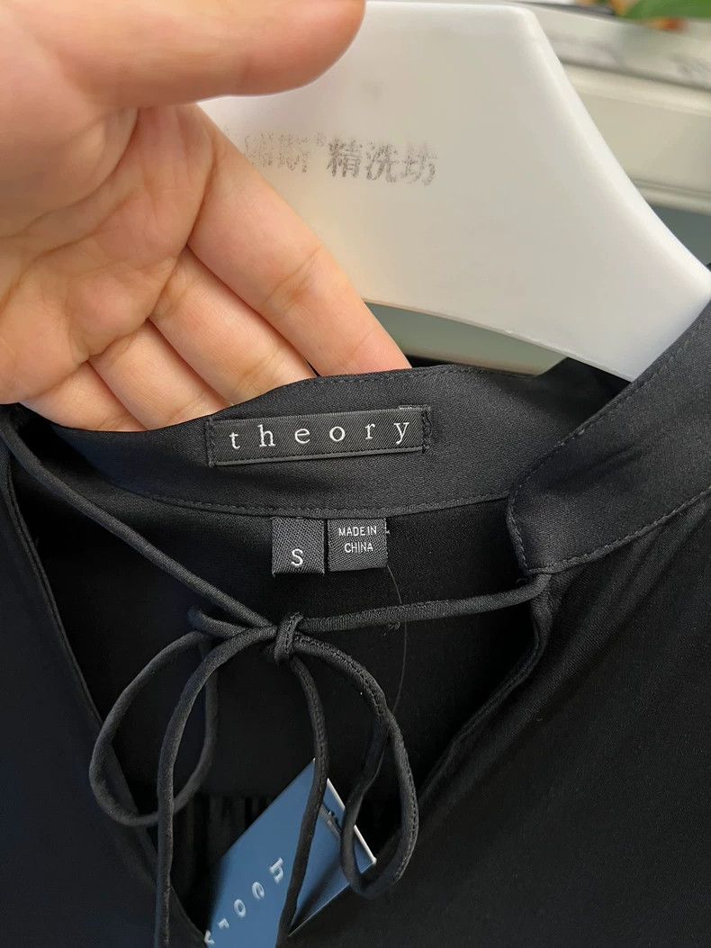 Theory Long Sleeve Silk Shirt in Black-yf Size US S / EU 44-46 / 1 - 7 Thumbnail