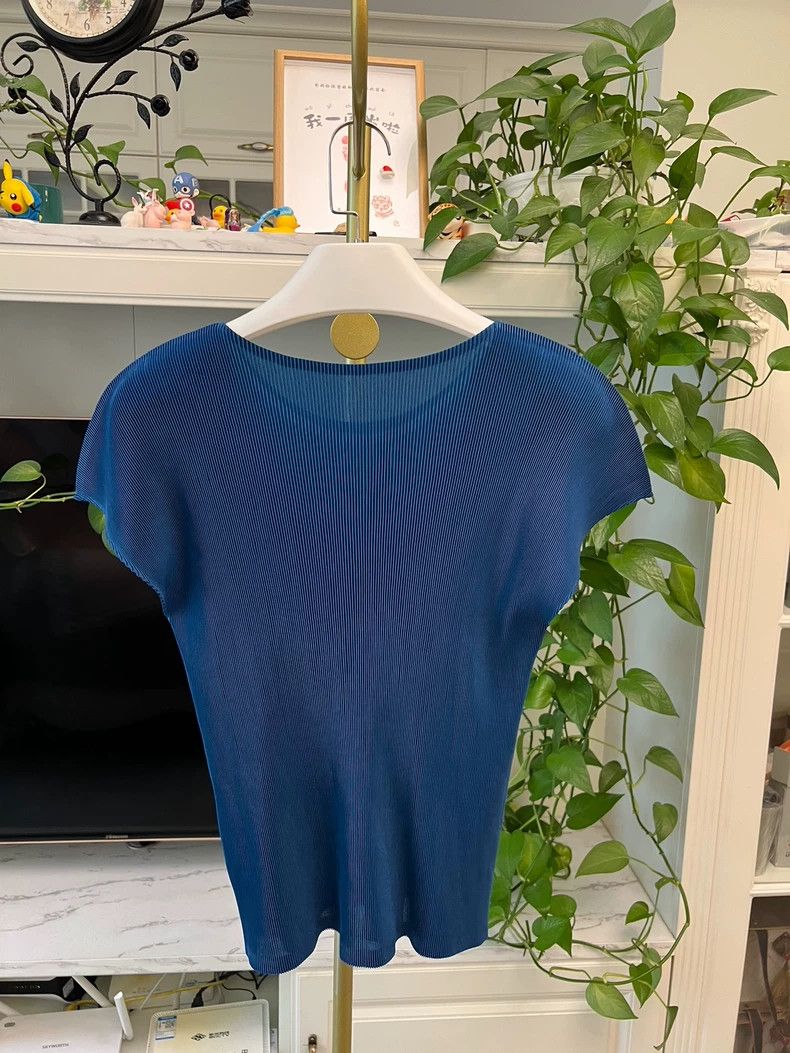 Issey Miyake Issey Miyake Blue Sleeveless Pleated Top-yf Size US M / EU 48-50 / 2 - 4 Thumbnail