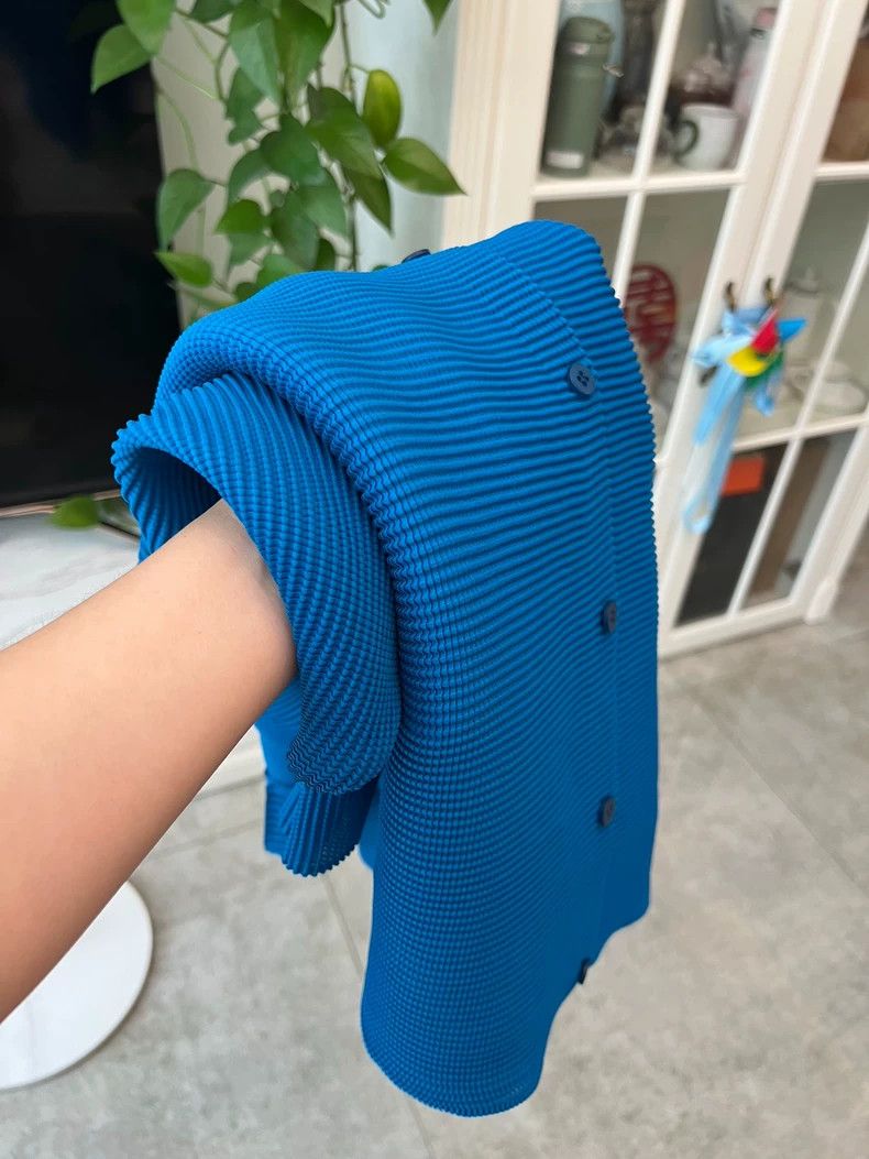 Issey Miyake Blue Magic Shirt by Issey Miyake-yf Size US M / EU 48-50 / 2 - 6 Thumbnail