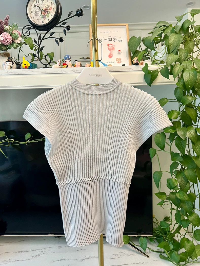 Issey Miyake Light Gray Seamless Knitted Top, Brand New-yf Size US M / EU 48-50 / 2 - 2 Thumbnail