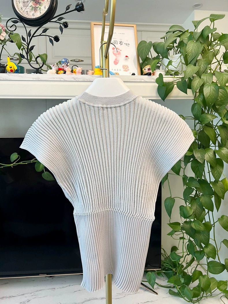 Issey Miyake Light Gray Seamless Knitted Top, Brand New-yf Size US M / EU 48-50 / 2 - 6 Thumbnail
