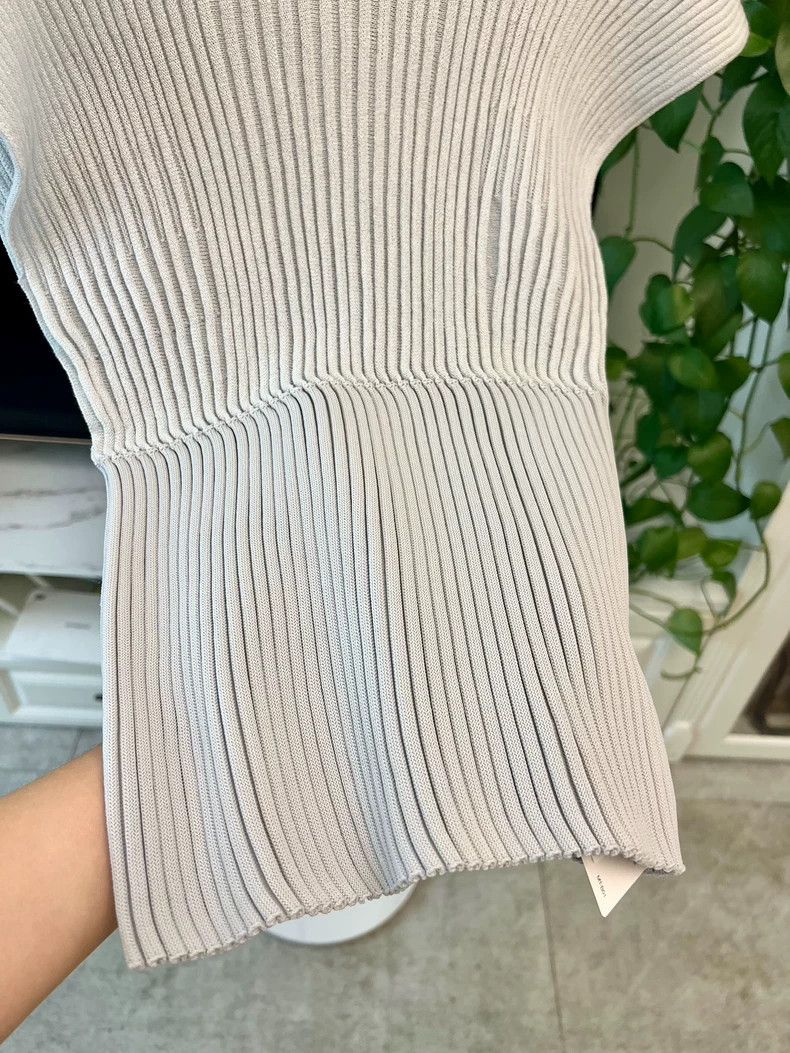Issey Miyake Light Gray Seamless Knitted Top, Brand New-yf Size US M / EU 48-50 / 2 - 3 Thumbnail