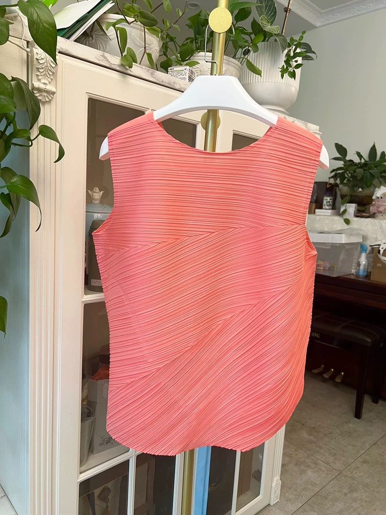 Issey Miyake Issey Miyake Pleated Sleeveless T-Shirt Tank-yf Size US M / EU 48-50 / 2 - 4 Thumbnail