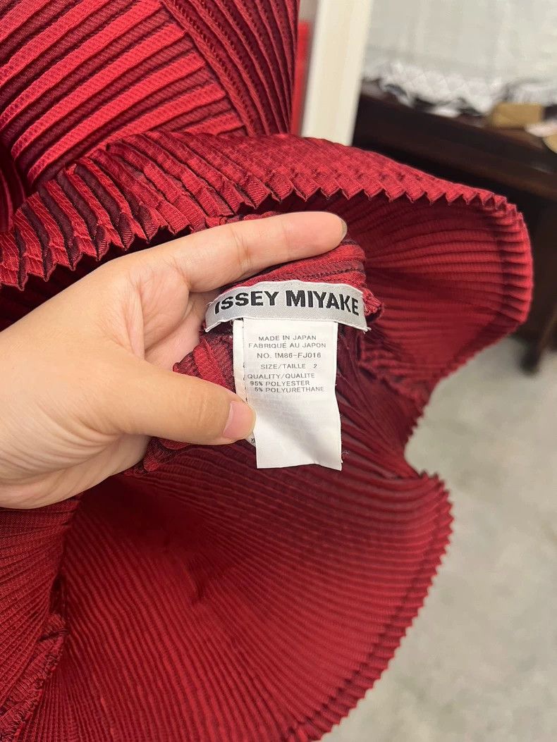 Issey Miyake Issey Miyake Long Sleeve Red Top-yf Size US M / EU 48-50 / 2 - 3 Thumbnail