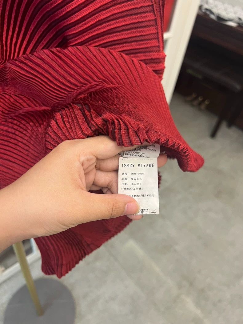 Issey Miyake Issey Miyake Long Sleeve Red Top-yf Size US M / EU 48-50 / 2 - 4 Thumbnail
