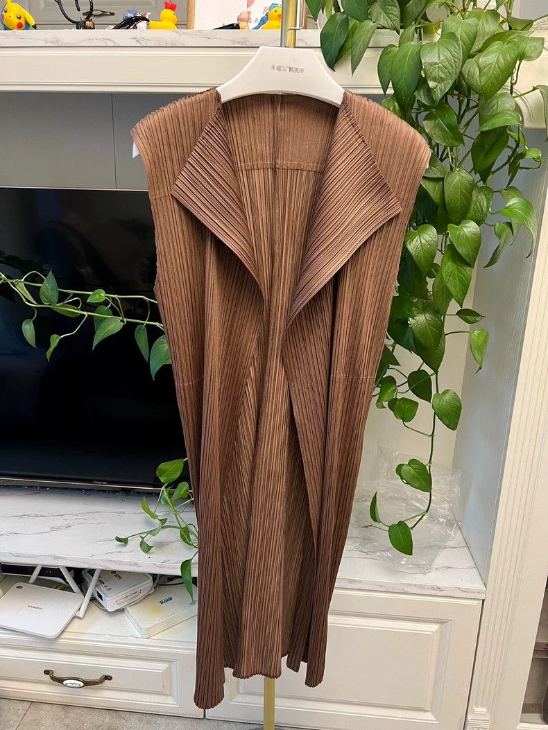 Issey Miyake Issey Miyake Long Cardigan Vest in Chocolate-yf Size US M / EU 48-50 / 2 - 2 Thumbnail