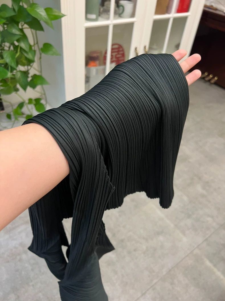 Issey Miyake Issey Miyake Pleated Top in Dark Gray-yf Size US M / EU 48-50 / 2 - 5 Thumbnail