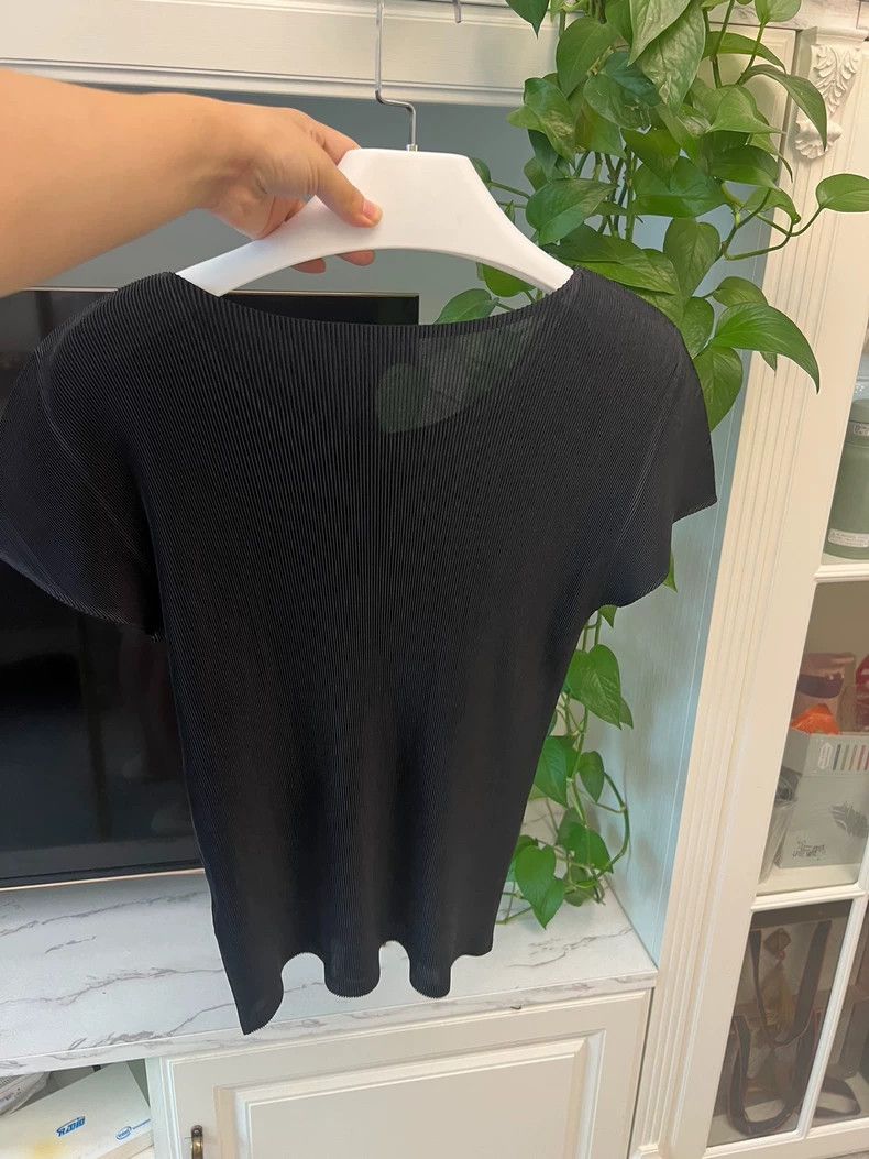 Issey Miyake Issey Miyake Black Pleated Round Neck Top-yf Size US M / EU 48-50 / 2 - 6 Thumbnail