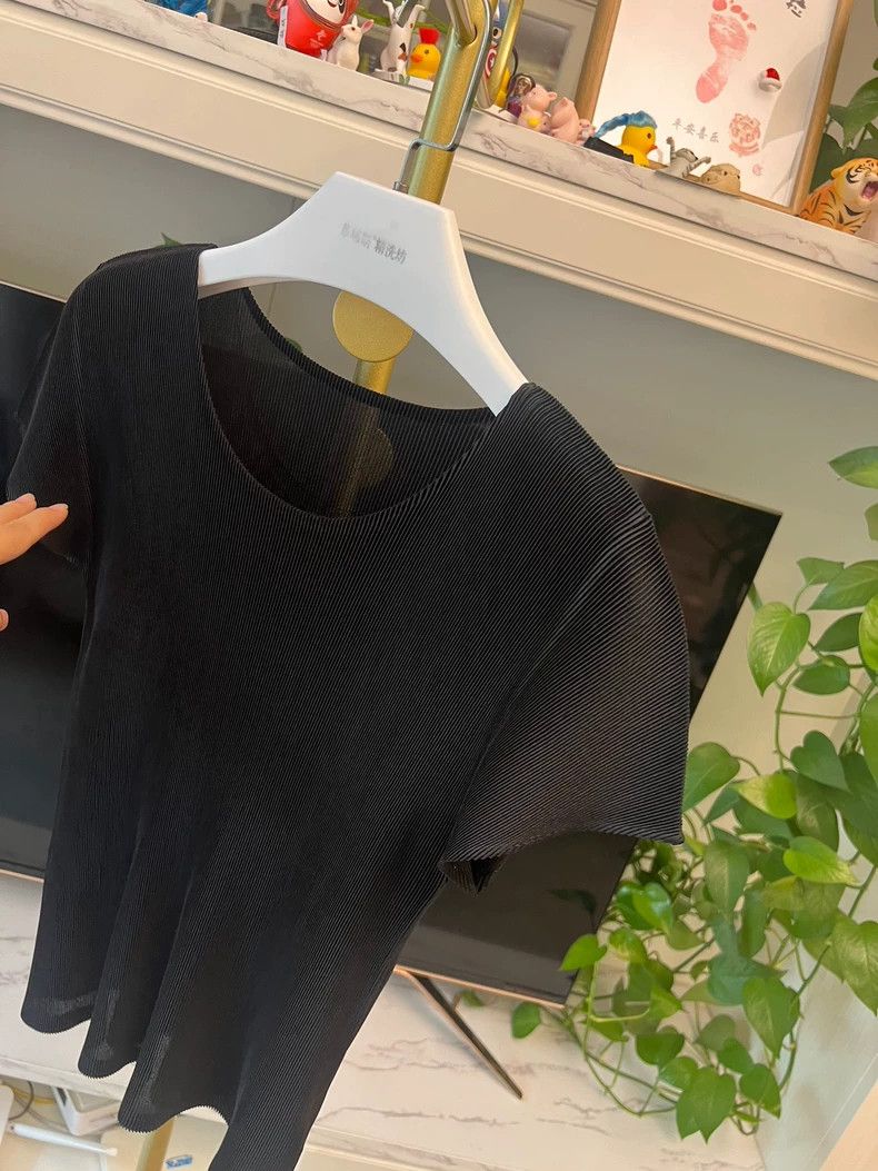 Issey Miyake Issey Miyake Black Pleated Round Neck Top-yf Size US M / EU 48-50 / 2 - 2 Thumbnail