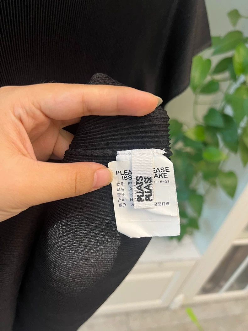 Issey Miyake Issey Miyake Black Pleated Round Neck Top-yf Size US M / EU 48-50 / 2 - 3 Thumbnail