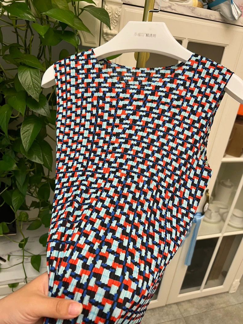 Issey Miyake Issey Miyake Sleeveless Mosaic Top Size 3-yf Size US M / EU 48-50 / 2 - 2 Thumbnail
