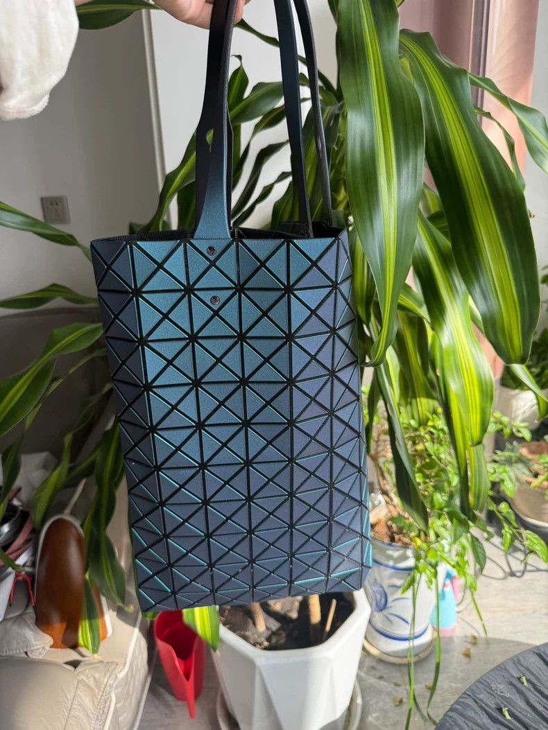 Issey Miyake Issey Miyake Limited Edition Gradient Bag-yf Size ONE SIZE - 8 Thumbnail