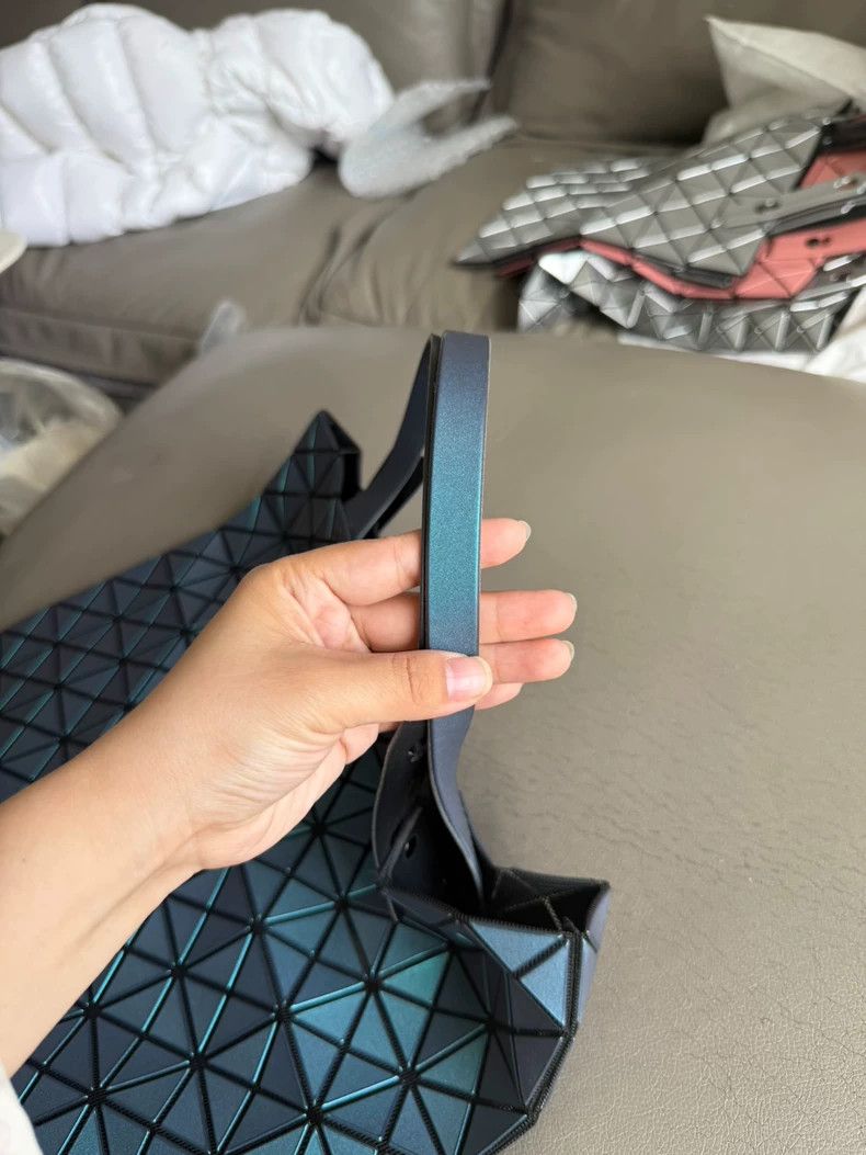Issey Miyake Issey Miyake Limited Edition Gradient Bag-yf Size ONE SIZE - 4 Thumbnail