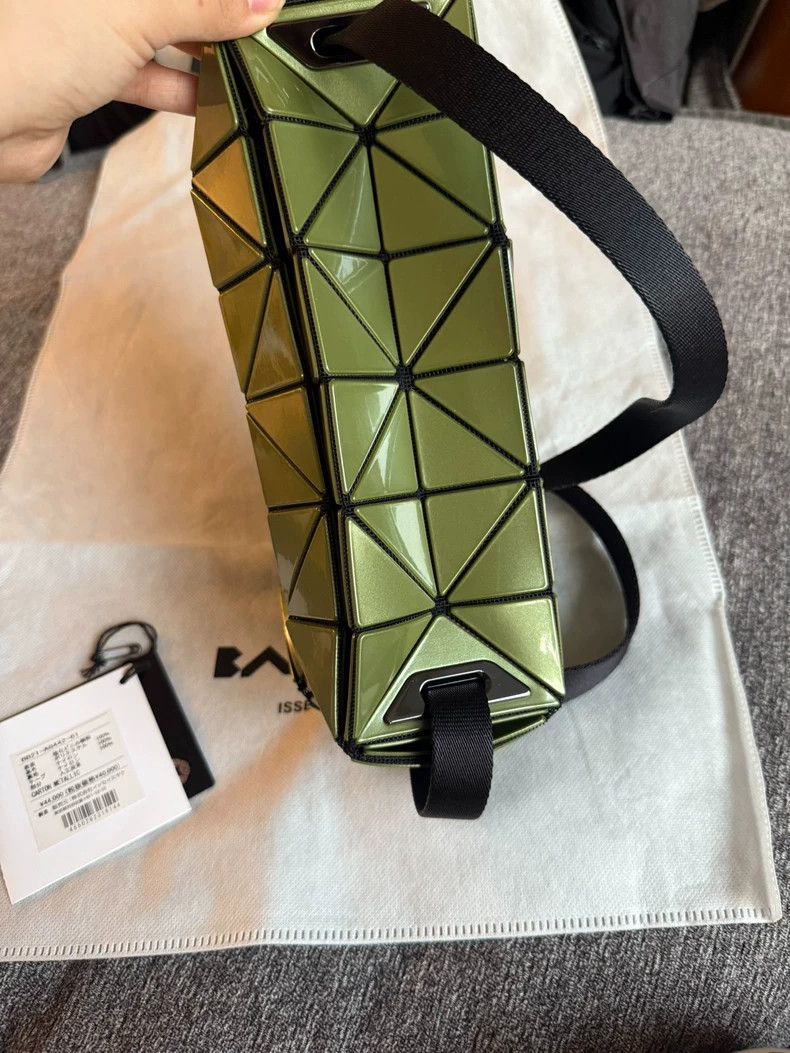 Issey Miyake Issey Miyake Crossbody Bag in Khaki Green-yf Size ONE SIZE - 4 Thumbnail