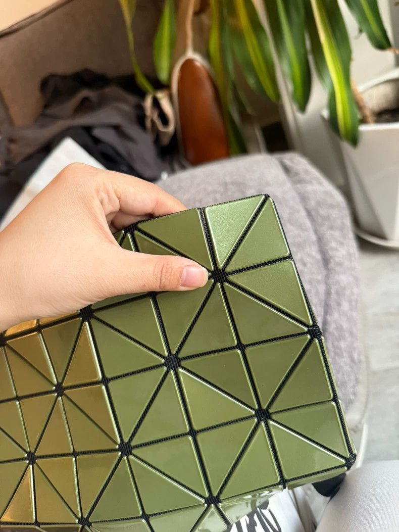 Issey Miyake Issey Miyake Crossbody Bag in Khaki Green-yf Size ONE SIZE - 7 Thumbnail