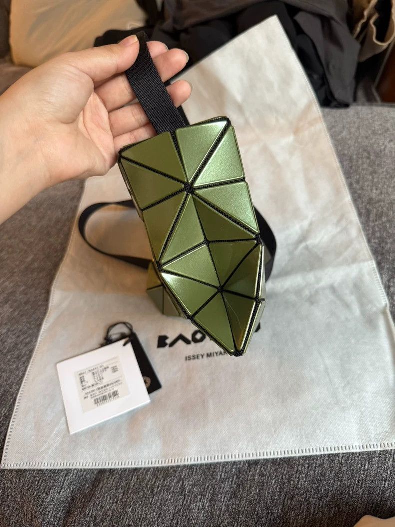 Issey Miyake Issey Miyake Crossbody Bag in Khaki Green-yf Size ONE SIZE - 2 Thumbnail