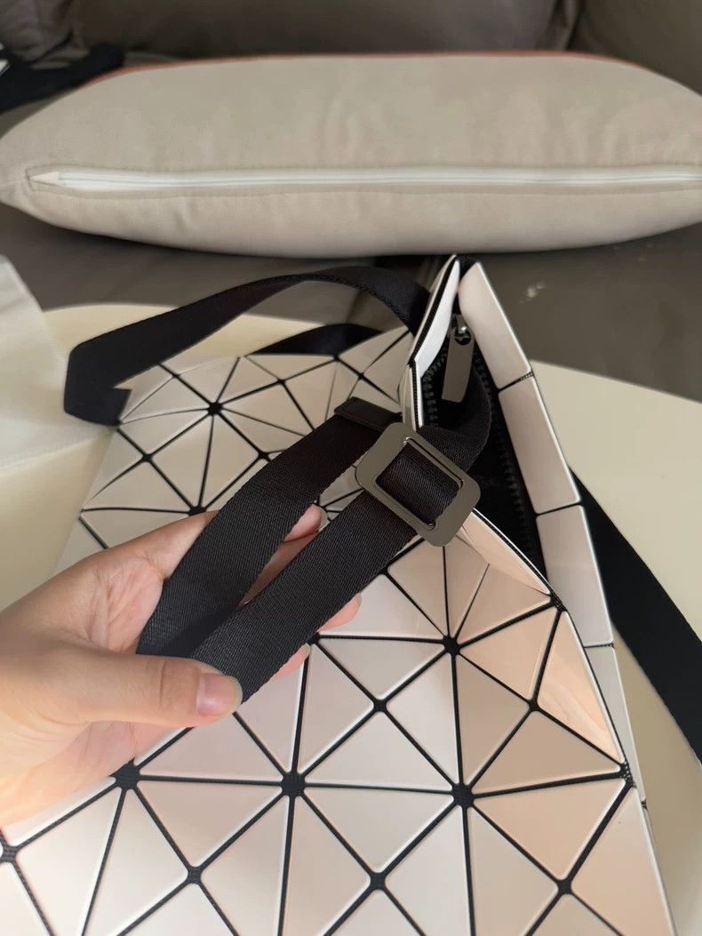 Issey Miyake Issey Miyake BAOBAO adjustable shoulder bag-yf Size ONE SIZE - 6 Thumbnail
