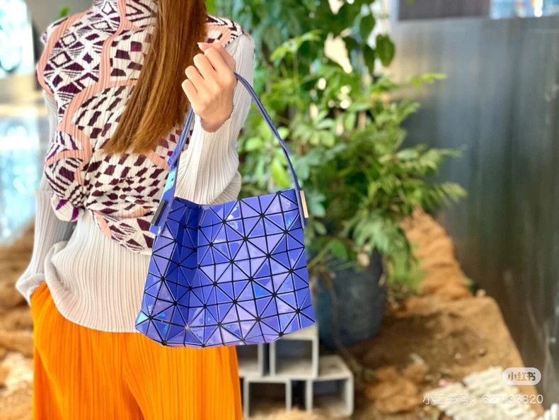 Issey Miyake Issey Miyake Small Baguette Bag in Blue-yf Size ONE SIZE - 8 Thumbnail