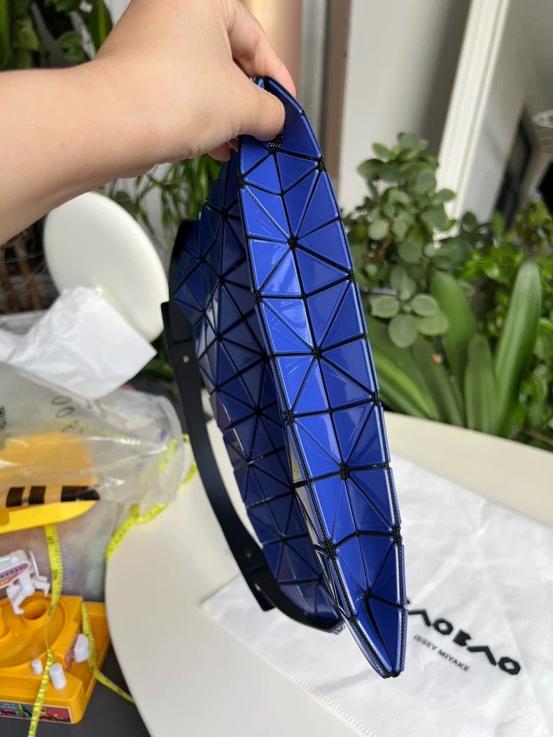 Issey Miyake Issey Miyake Small Baguette Bag in Blue-yf Size ONE SIZE - 4 Thumbnail