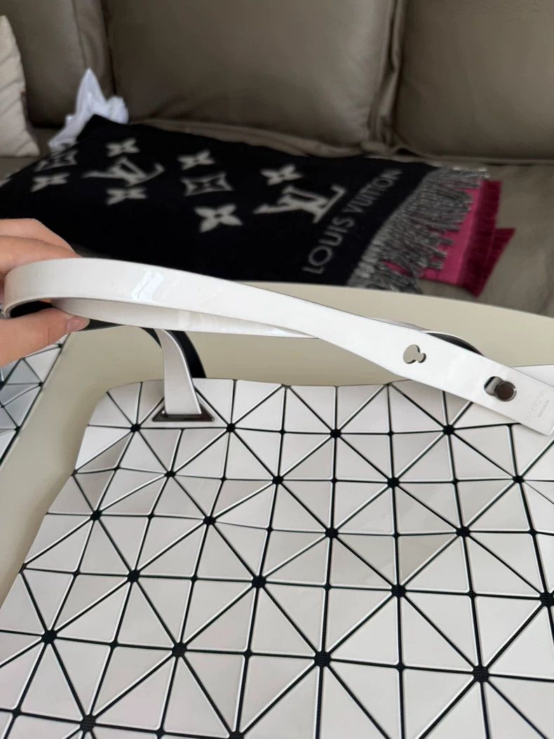 Issey Miyake Issey Miyake Rock Bag White Zip Handbag-yf Size ONE SIZE - 2 Thumbnail