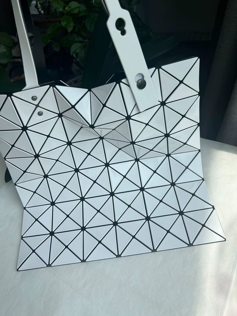 Issey Miyake Issey Miyake White Shoulder Bag-yf Size ONE SIZE - 4 Thumbnail