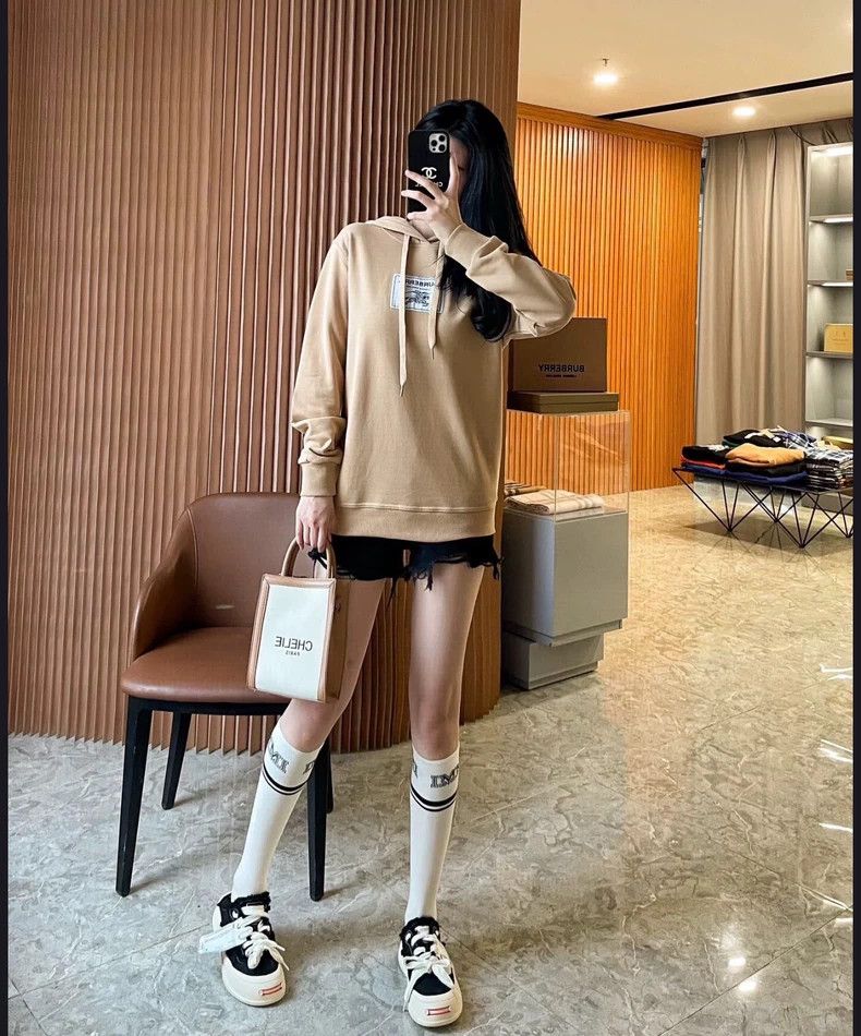 Burberry Burberry Camel Logo Hooded Sweatshirt-yf Size US S / EU 44-46 / 1 - 7 Thumbnail