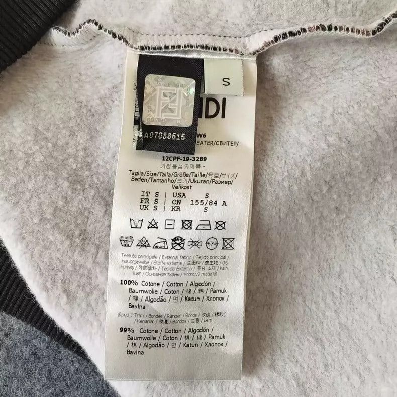 Fendi Fendi Logo Hooded Sweatshirt Size S-yf Size US S / EU 44-46 / 1 - 5 Thumbnail