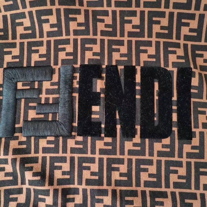 Fendi Fendi Logo Hooded Sweatshirt Size S-yf Size US S / EU 44-46 / 1 - 3 Thumbnail