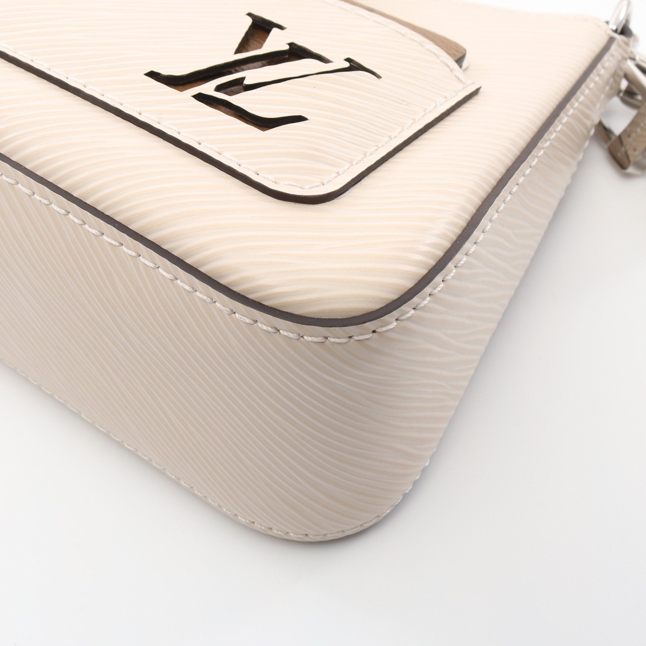 Louis Vuitton Malellini Epi Quartz Handbag Leather Ivory