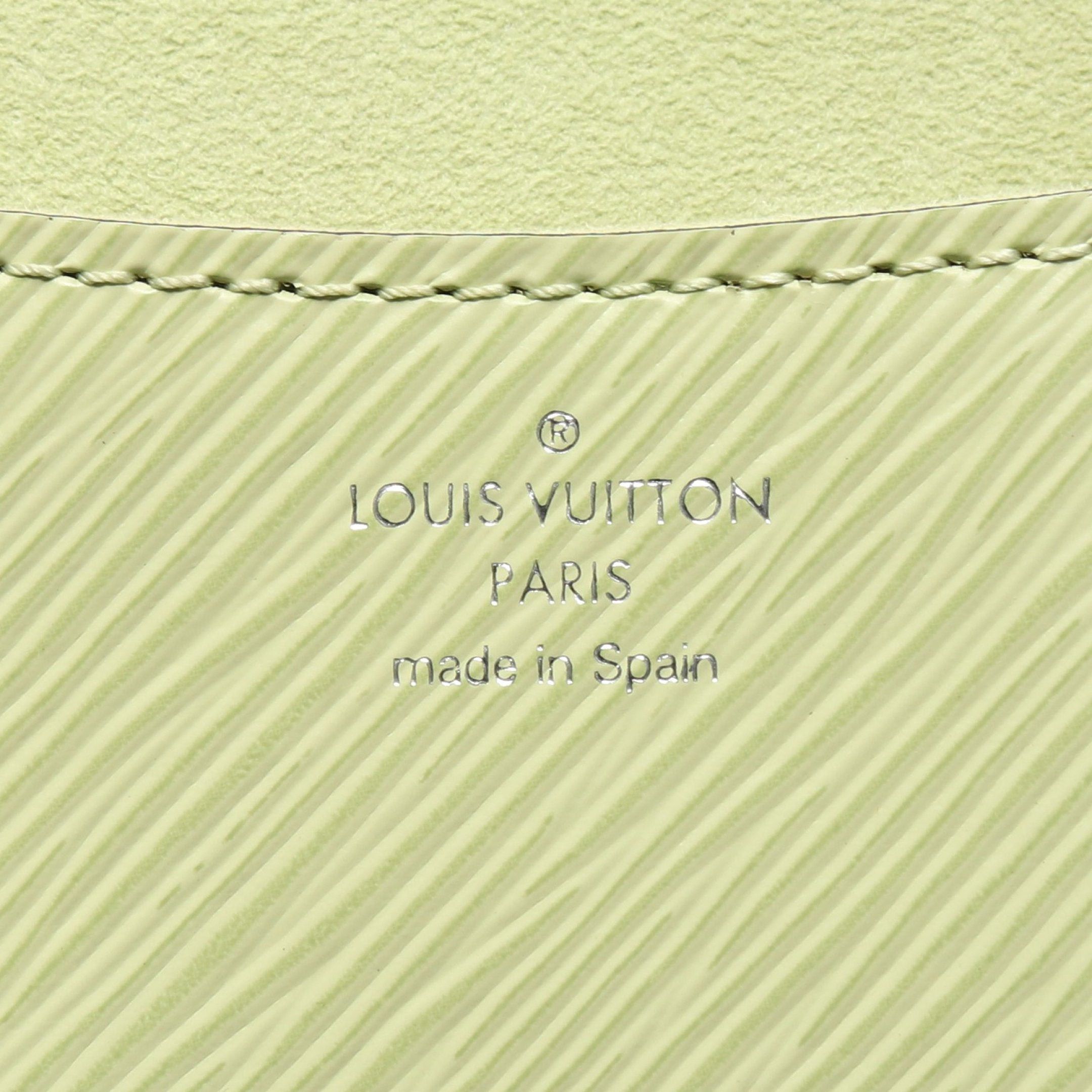 Louis Vuitton Louis Vuitton Busi Nm Epi Vert Noto Shoulder Bag Leather Light Green Size ONE SIZE - 4 Thumbnail