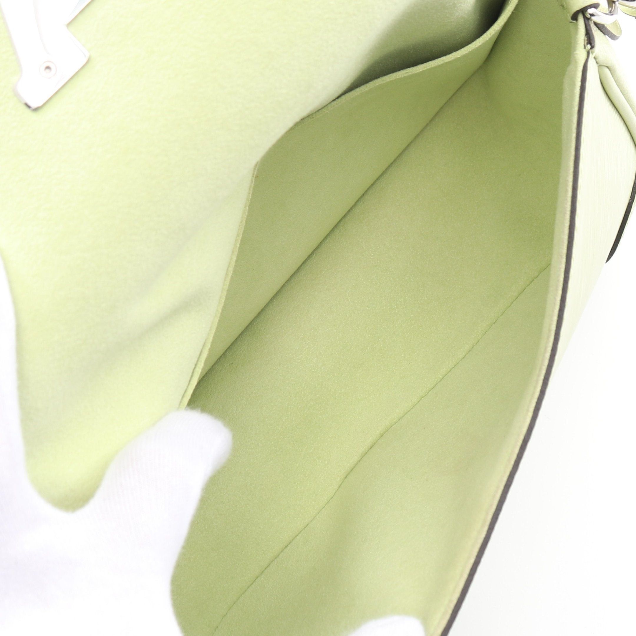 Louis Vuitton Louis Vuitton Busi Nm Epi Vert Noto Shoulder Bag Leather Light Green Size ONE SIZE - 3 Thumbnail