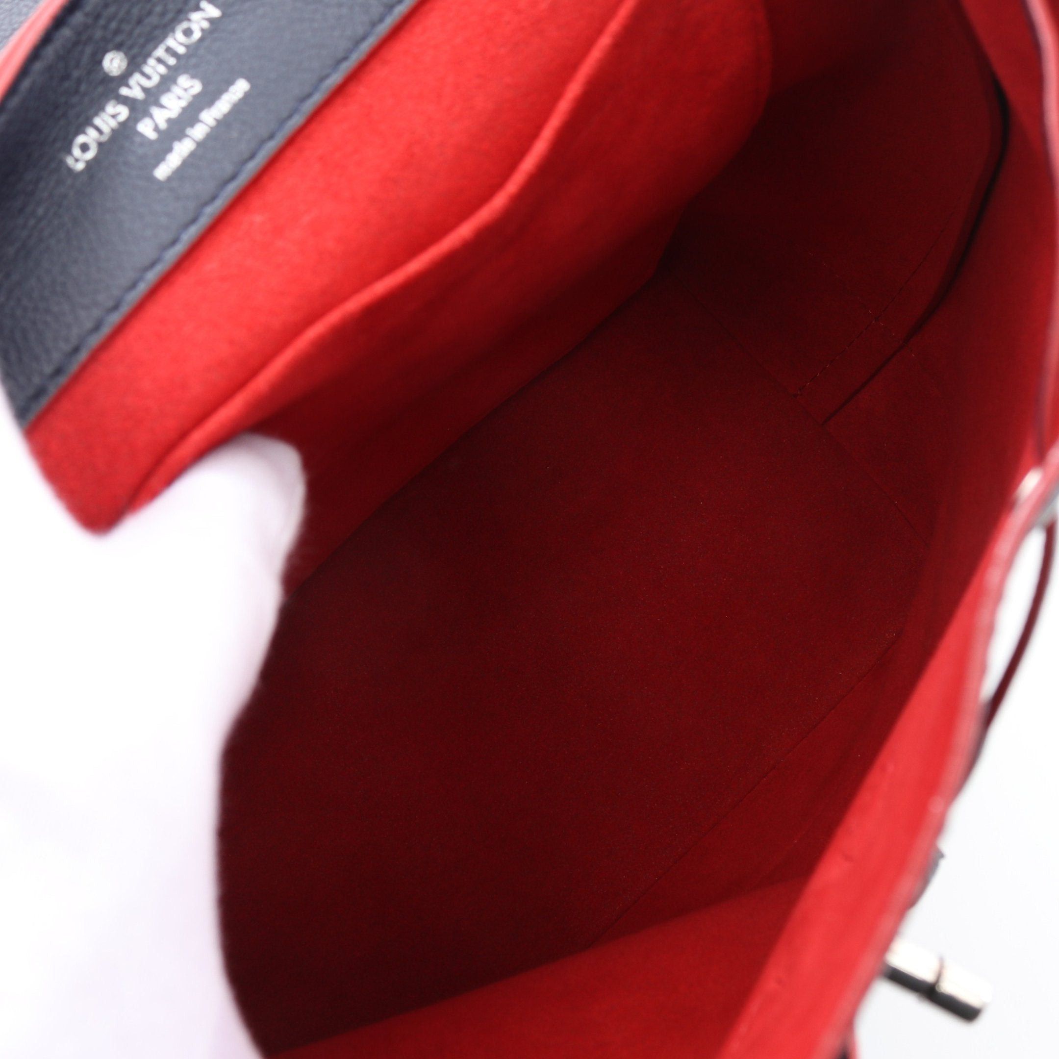 Louis Vuitton Louis Vuitton Rock Me Marine Rouge Backpack Rucksack Leather Navy Red Size ONE SIZE - 3 Thumbnail