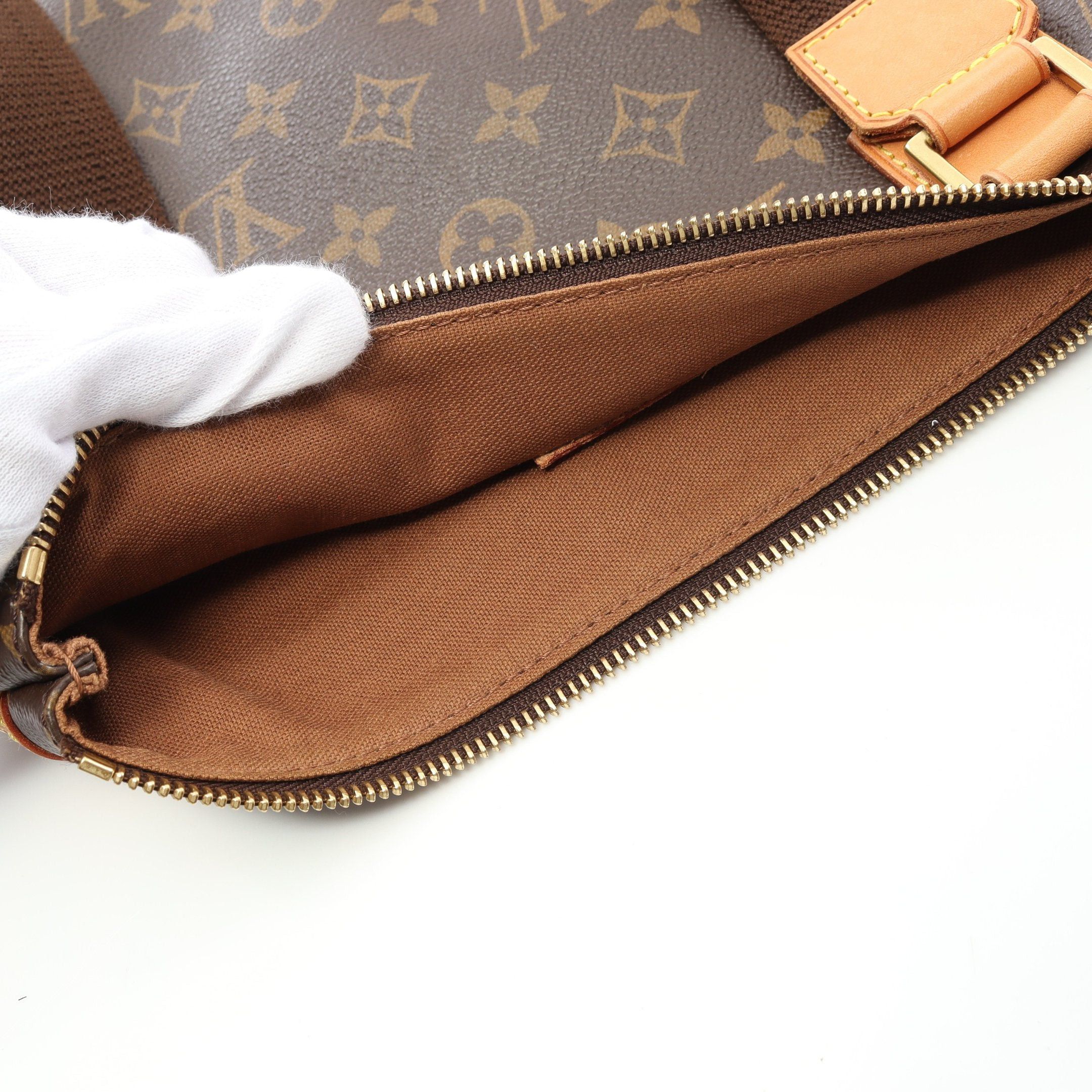 Louis Vuitton Louis Vuitton Pochette Bosphore Monogram Shoulder Bag Leather Brown Size ONE SIZE - 8 Thumbnail