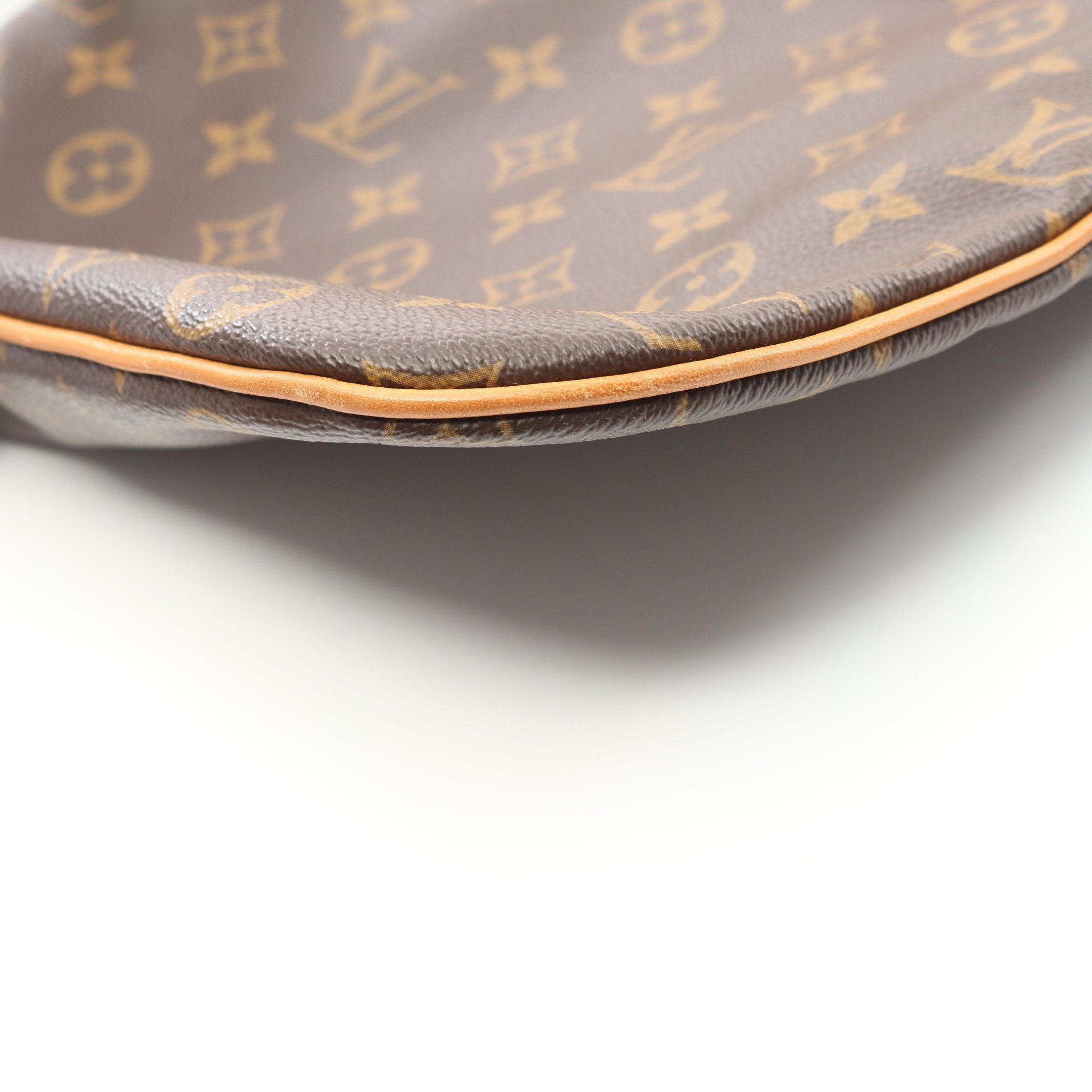 Louis Vuitton Louis Vuitton Pochette Bosphore Monogram Shoulder Bag Leather Brown Size ONE SIZE - 6 Thumbnail