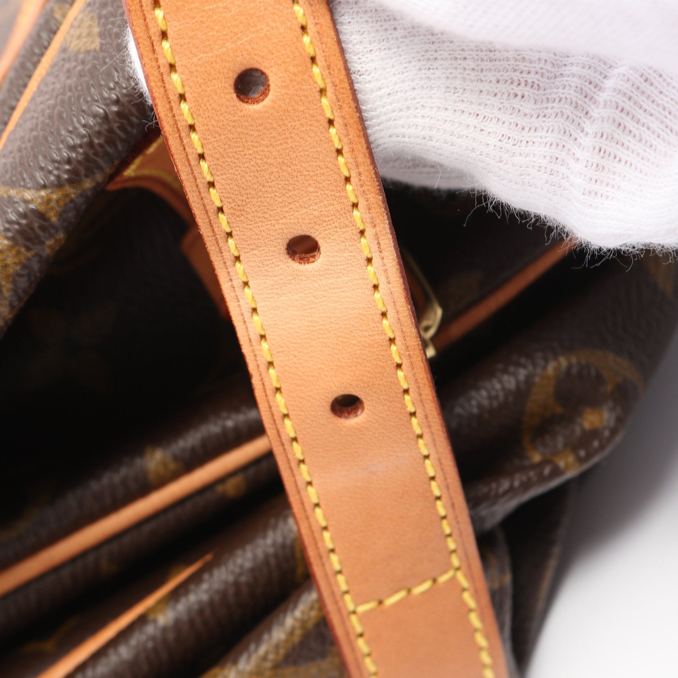 Louis Vuitton Louis Vuitton Saumur 35 Monogram Shoulder Bag Leather Brown Size ONE SIZE - 10 Thumbnail