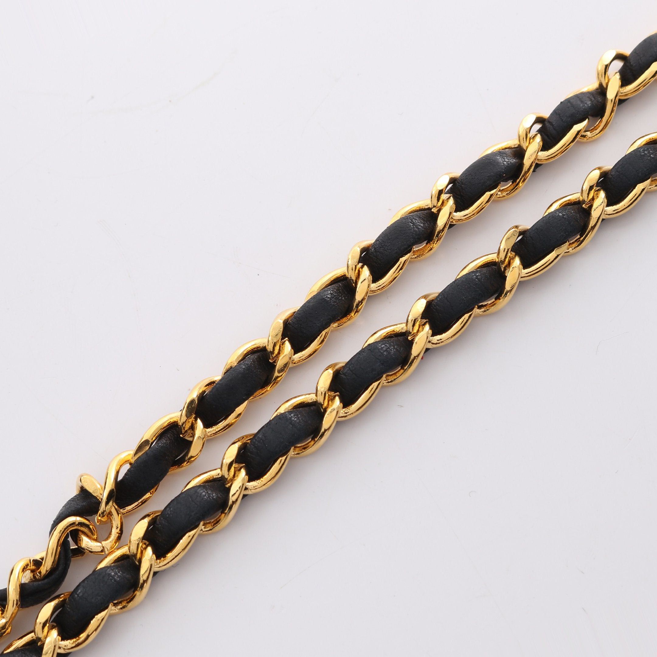 Chanel Chanel Mini Matelasse 20 Chain Shoulder Bag Lambskin Dark Navy Gold Hardware Size ONE SIZE - 14 Thumbnail