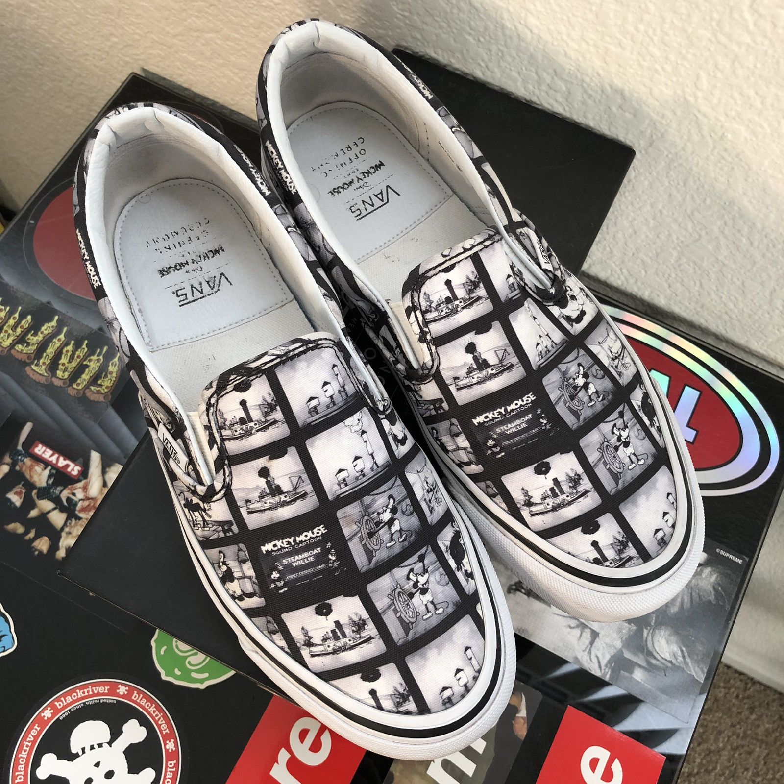Steamboat willie vans outlet