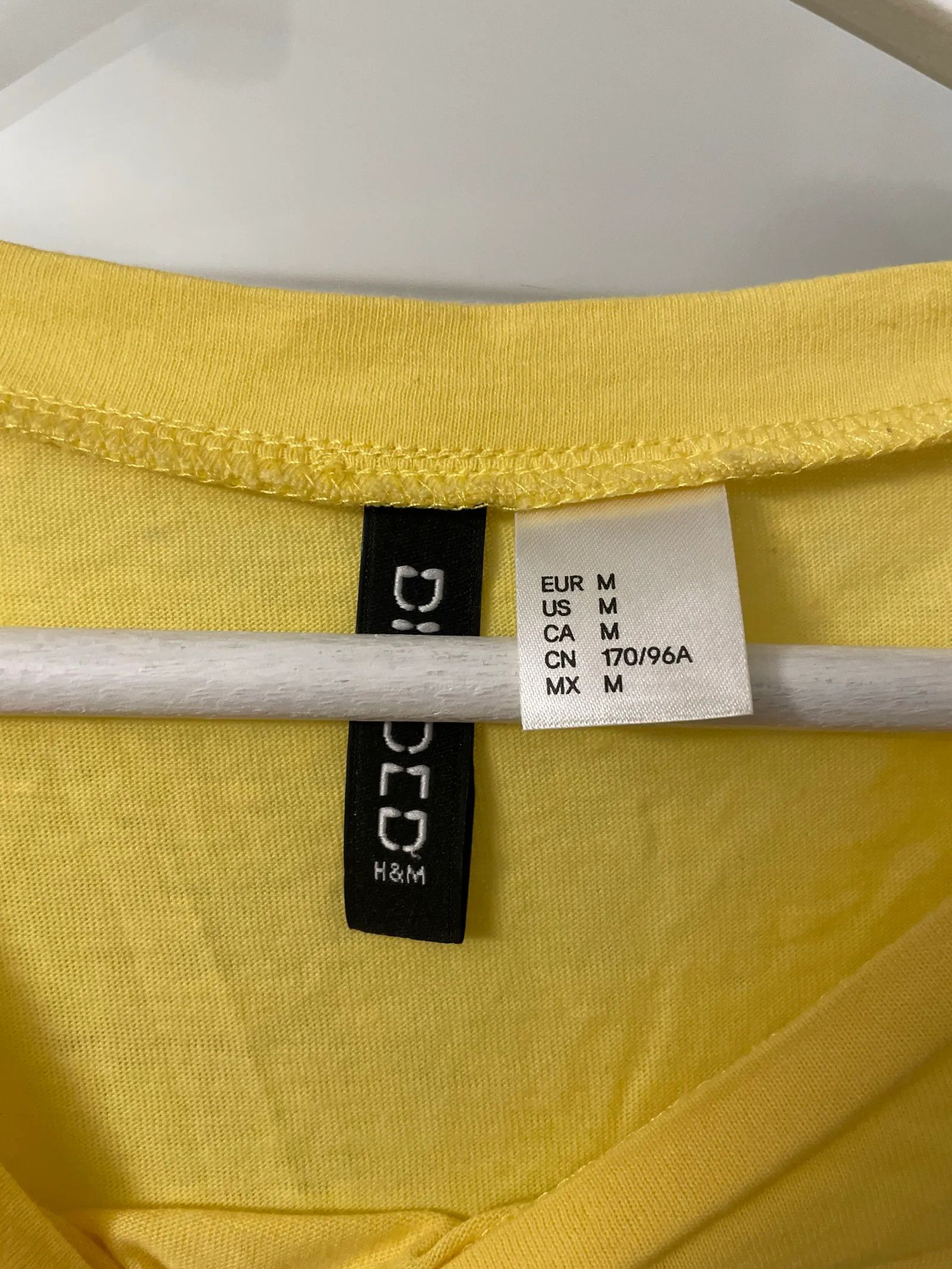 H&M H&M Short Sleeve T-shirt Size M / US 6-8 / IT 42-44 - 2 Thumbnail
