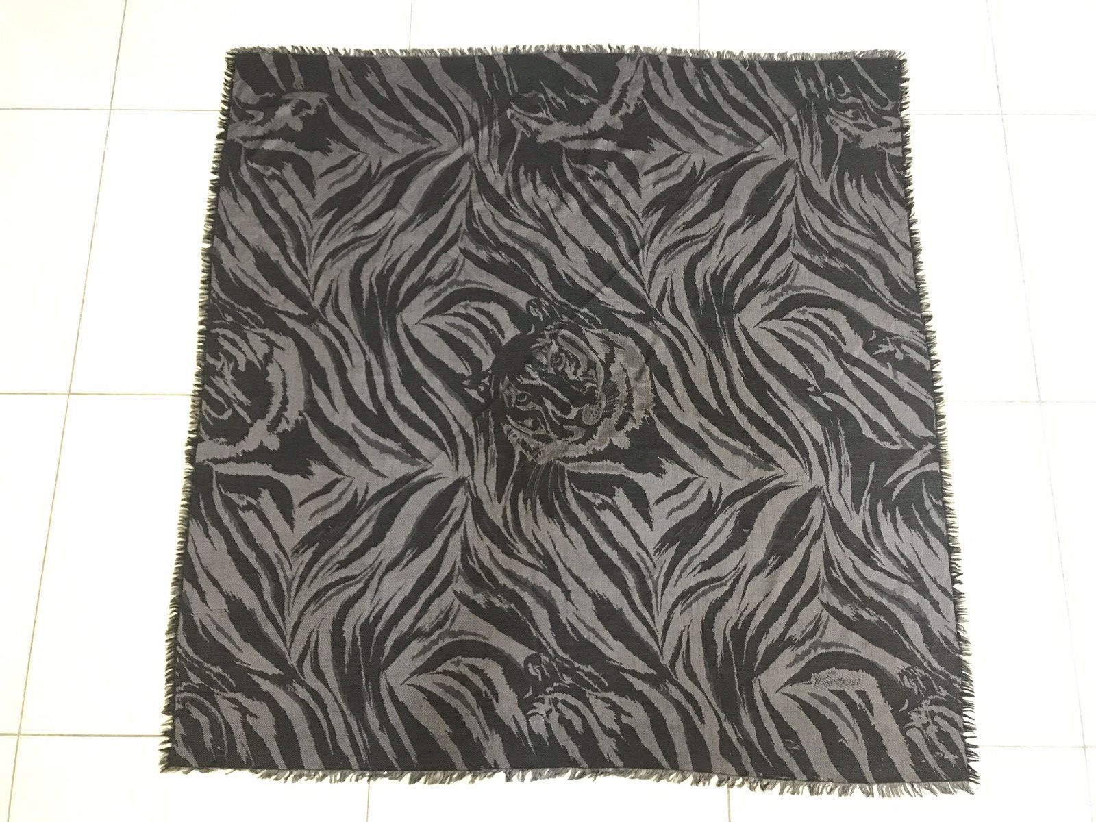 Yves Saint Laurent Yves Saint Laurent Silk Wool Large Scarf Pareo Foulards Size ONE SIZE - 1 Thumbnail