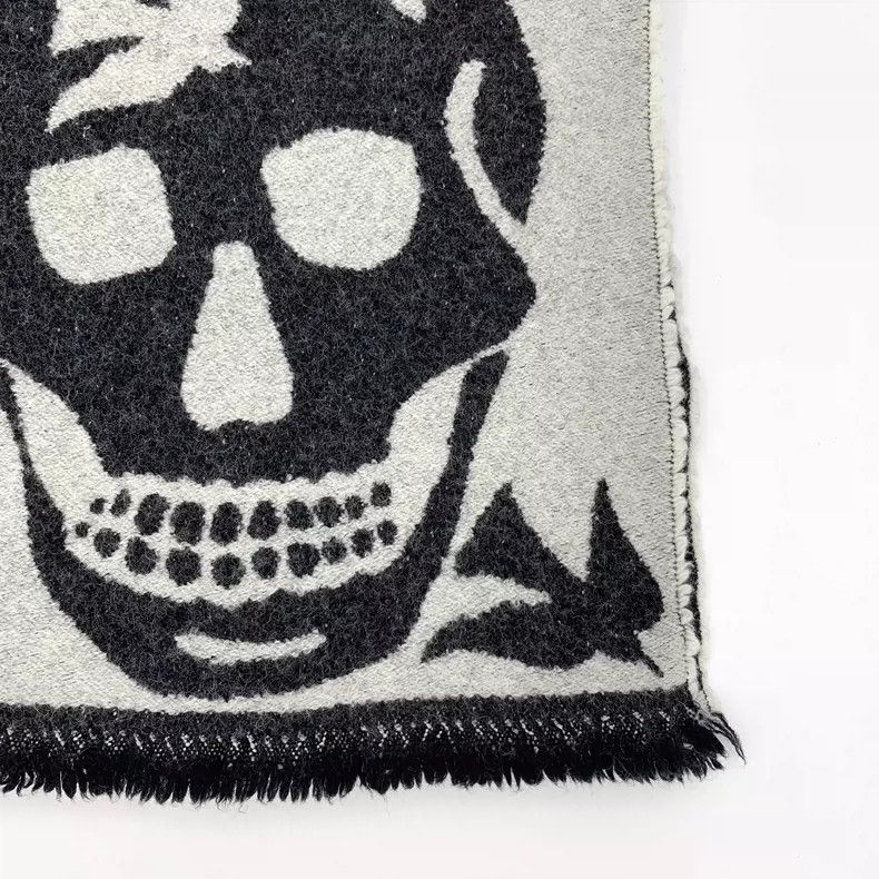 Alexander McQueen Alexander McQueen Gray Skull Scarf Size ONE SIZE - 4 Thumbnail