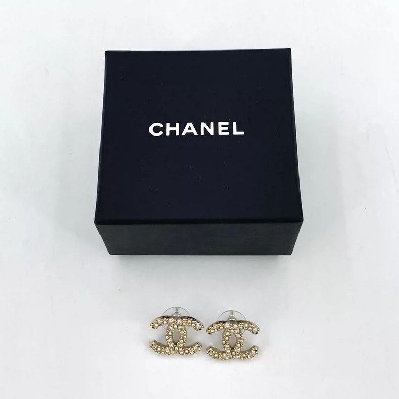 Chanel Chanel Gold CC Pearl Stud Earrings Size ONE SIZE - 5 Thumbnail