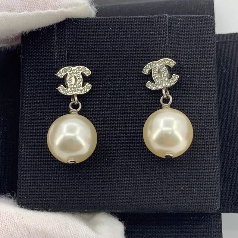 Chanel Chanel Pearl Pendant Earrings with Diamond Details Size ONE SIZE - 5 Thumbnail
