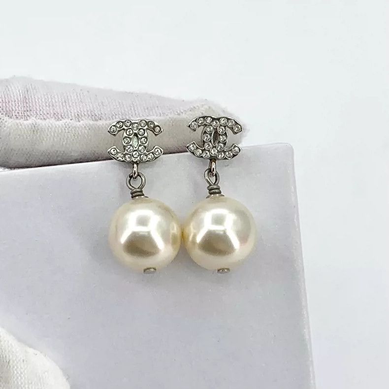 Chanel Chanel Pearl Pendant Earrings with Diamond Details Size ONE SIZE - 4 Thumbnail