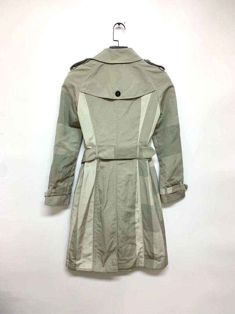 Burberry Burberry Gray White Plaid Trench Coat Size XS / US 0-2 / IT 36-38 - 2 Thumbnail