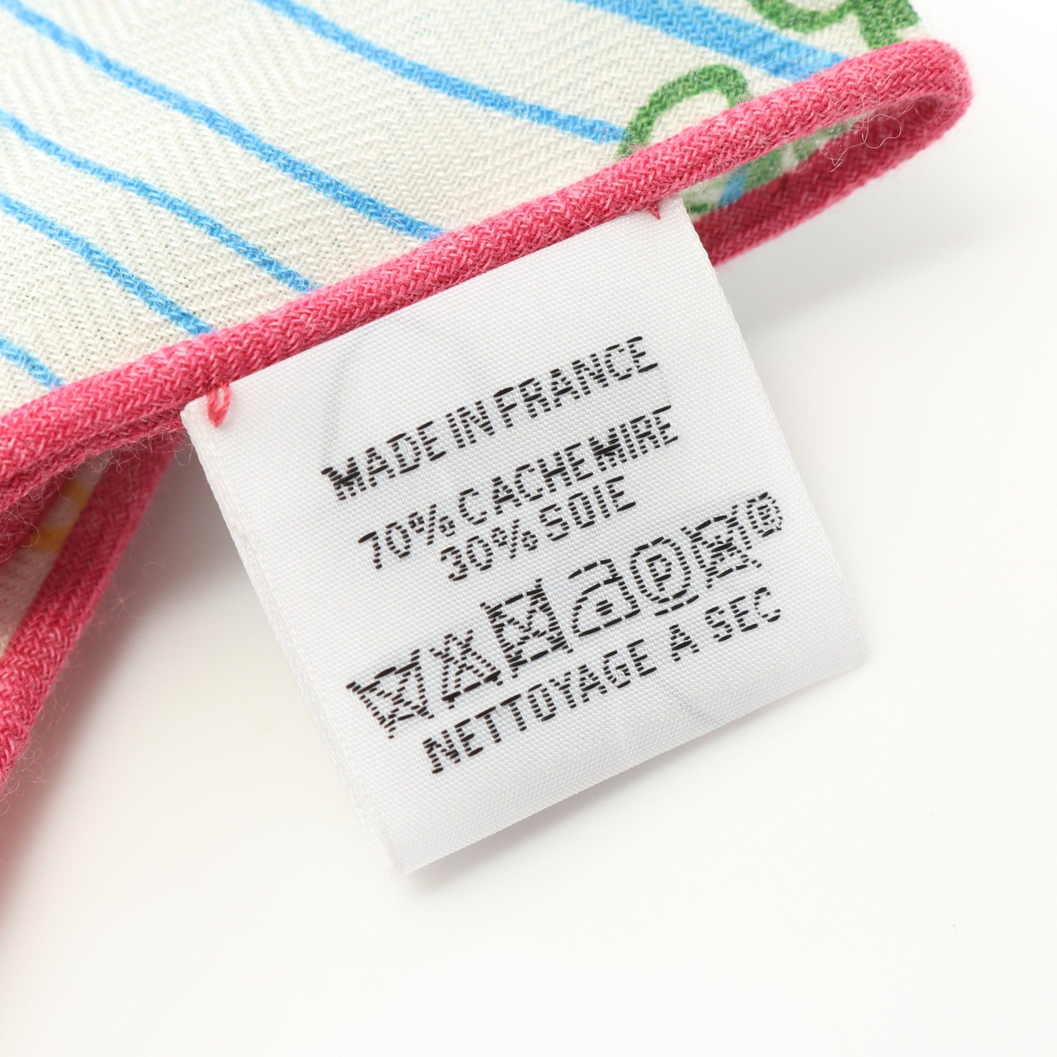 Hermes Hermes Triangle Geant Flamingo Party Coloriage Scarf Cashmere Silk Light Beige Multicolor Size ONE SIZE - 3 Thumbnail