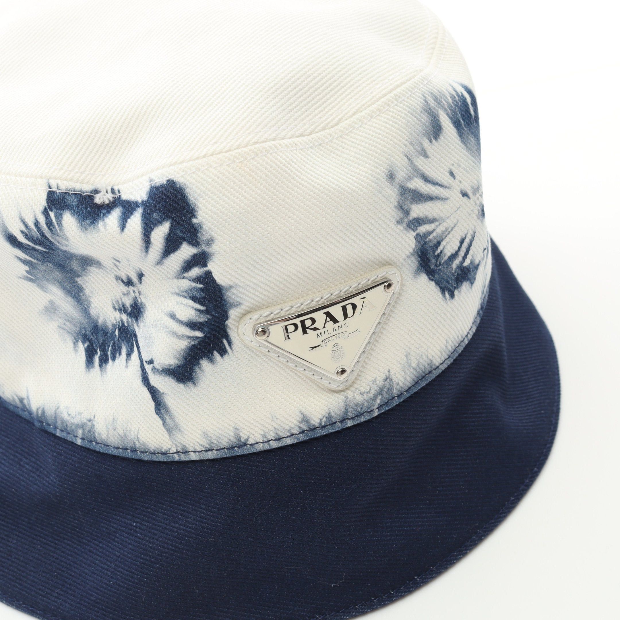 Prada Prada Triangle Logo Bucket Hat Canvas White Navy Size ONE SIZE - 7 Thumbnail