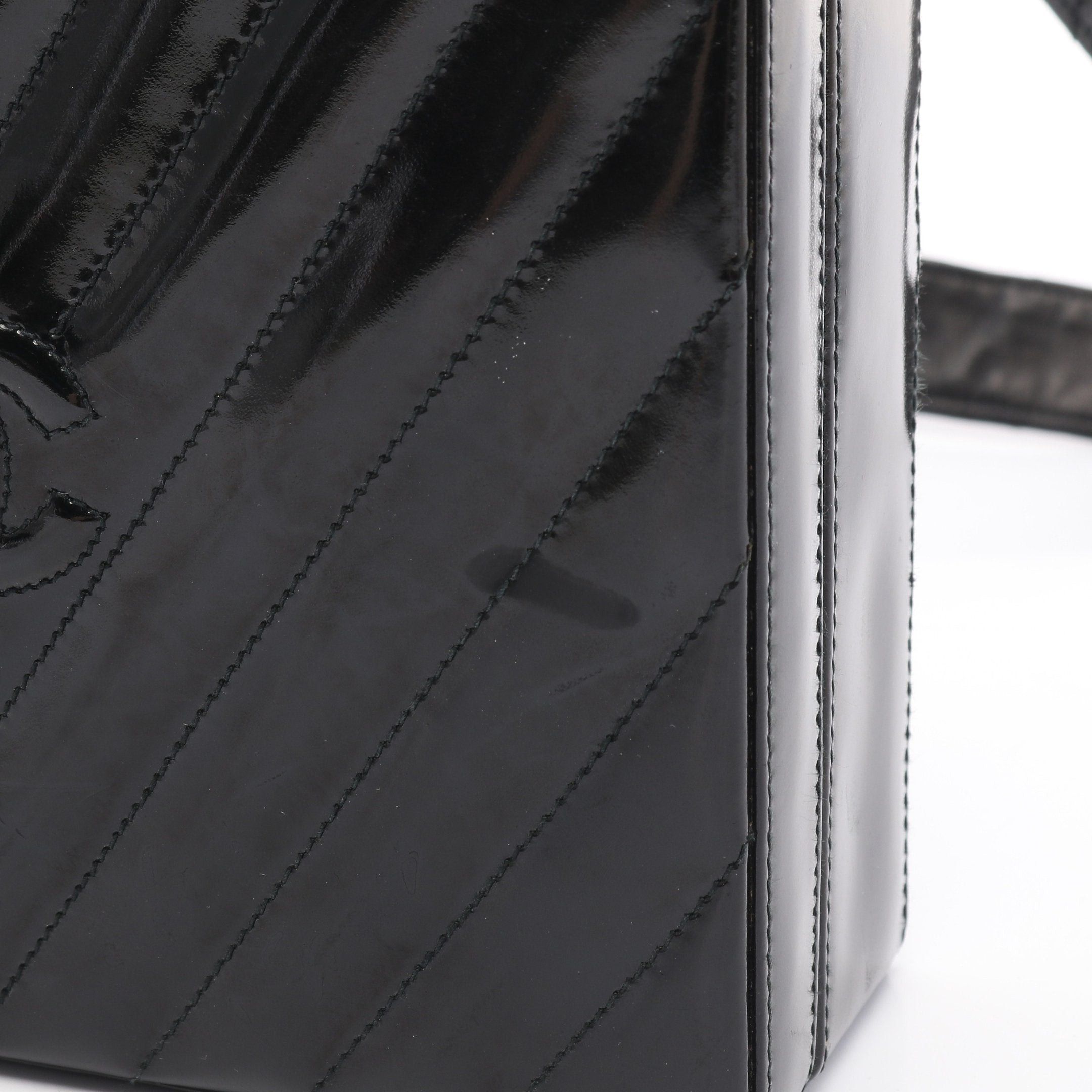 Chanel Chanel Chevron V-Stitch Shoulder Bag Patent Leather Black Gold Hardware Size ONE SIZE - 6 Thumbnail