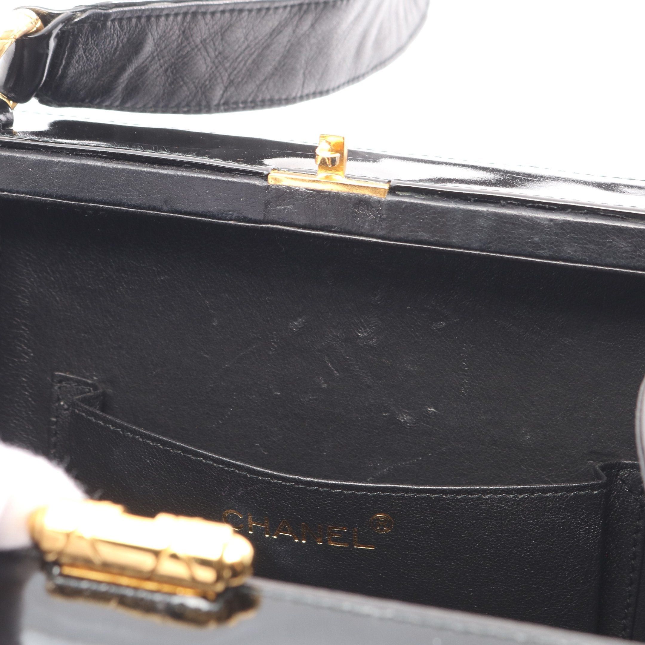 Chanel Chanel Chevron V-Stitch Shoulder Bag Patent Leather Black Gold Hardware Size ONE SIZE - 8 Thumbnail
