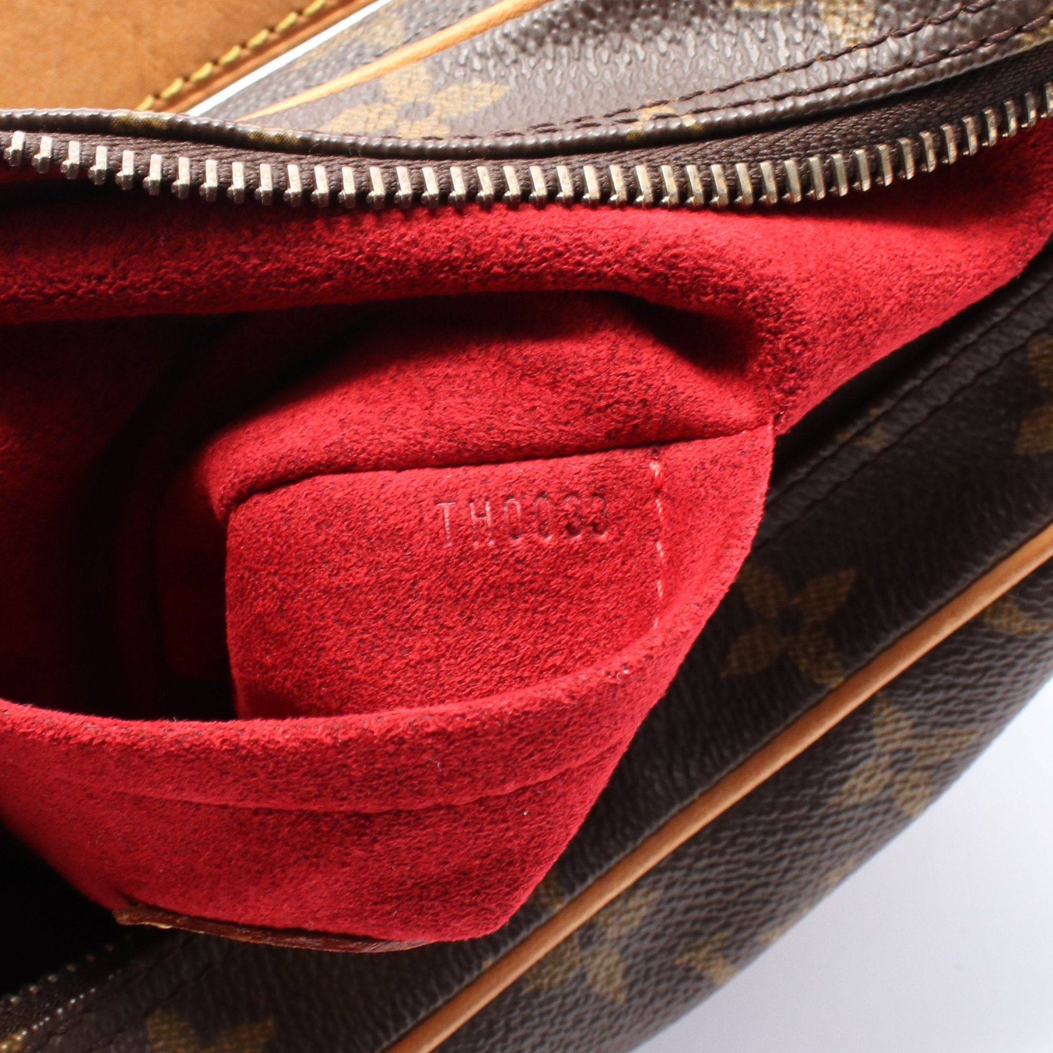 Louis Vuitton Louis Vuitton Croissant Mm Monogram Shoulder Bag Leather Brown Size ONE SIZE - 5 Thumbnail