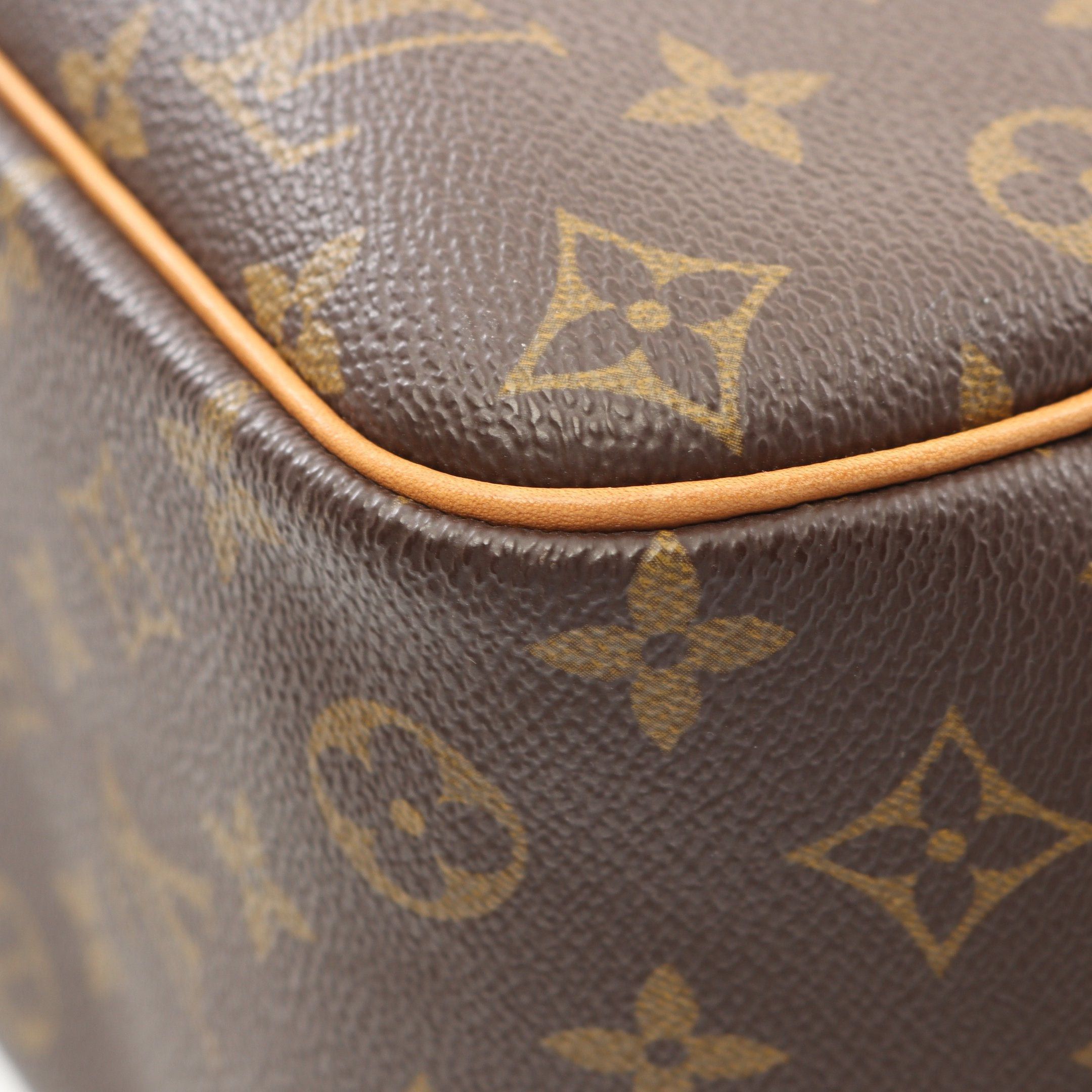 Louis Vuitton Louis Vuitton Deauville Bowling Vanity Monogram Handbag Leather Brown Size ONE SIZE - 7 Thumbnail